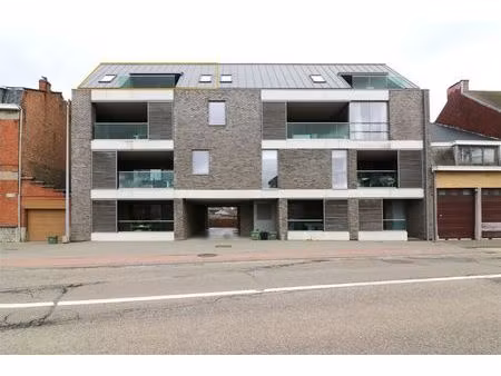 zonnige penthouse met 2 slaapkamers  mooi terras  inclusief garage