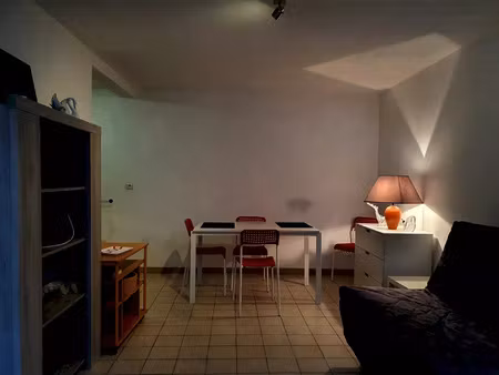 location appartement 1 pièce 24 m² à uzès (30700)
