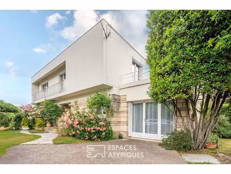 maison d'architecte avec jardin paysagé