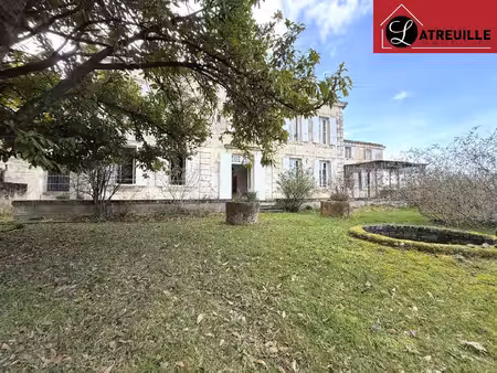 maison de maître d'exception à tesson (17)