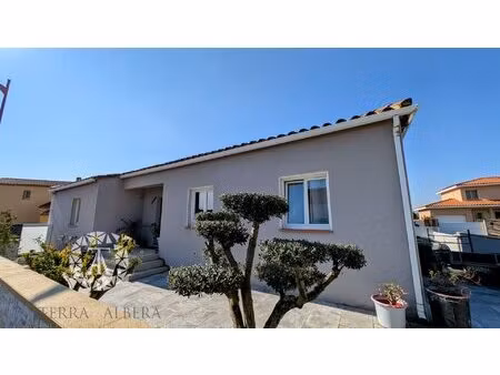 brouilla - villa 3 faces récente de plain pied dans un lotissement calme