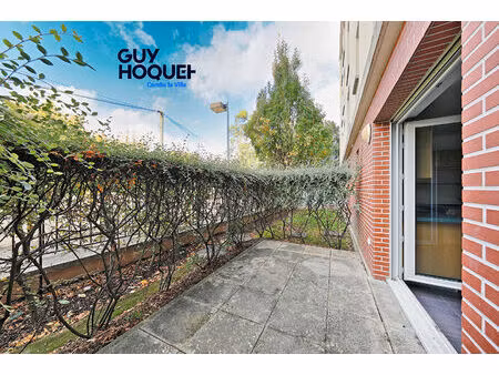 à vendre : appartement 2 pièces à combs la ville avec terrasse et garage fermé