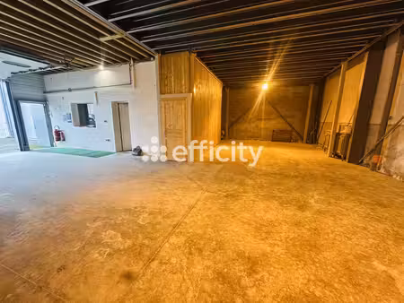 local commercial 6 pièces - 321 m²