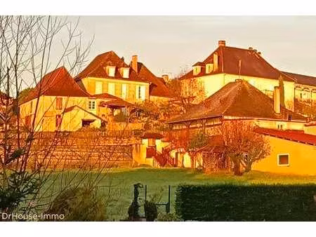 vente immeuble à excideuil (24160) : à vendre / 400m² excideuil