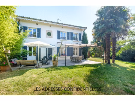 ecully  superbe maison construite en 2004 de 182 m2 sur ter