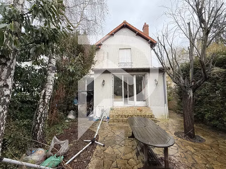 20' gare rer a à pied maison chatou 5 pièces 98 m² avec jardin