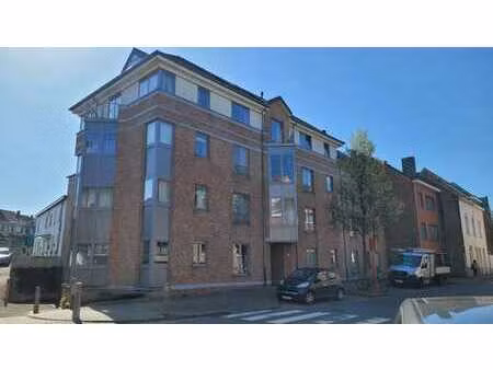 bel appartement 2 chambres avec terrasse de 10m² et parking