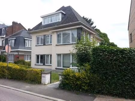 coup de coeur: adorable petit appartemment 2ème étage