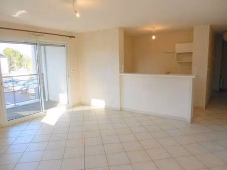 location appartement 3 pièces à sainte-luce-sur-loire (44980) : à louer 3 pièces / 65m² sa