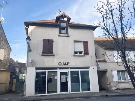 immeuble de rapport de 5 appartements et une boutique a pla