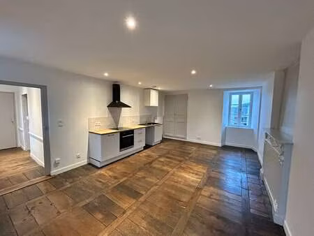 location appartement 3 pièces à vitré champ de foire-la fleuriais (35500) : à louer 3 pièc