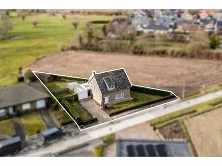 maison ouverte située au calme avec garage et 3 chambres