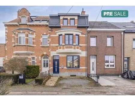 maison de caractère à deux façades à vendre à grimbergen