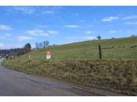 terrain à bâtir de 13 ares dans une rue calme