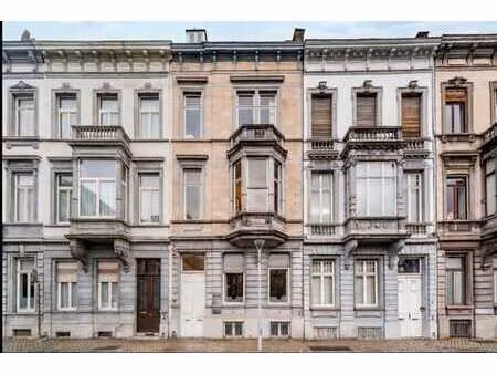 liege  place de bronckart-plateaux de bureaux sur 2 niveaux