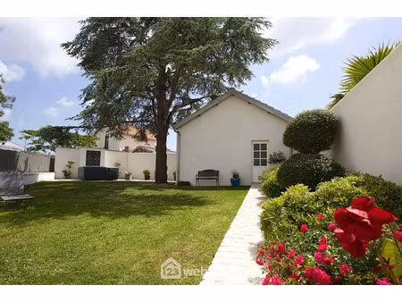 vente maison 7 pièces 163 m² à la rochelle (17000)  799 000 €