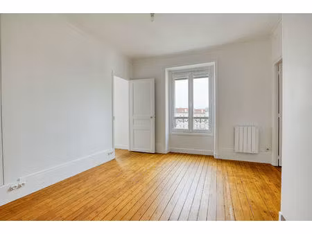 appartement au pied du rer - 3 pieces - 51 m²