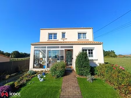 maison 5 chambres  jolie vue  grandes dépendances et garage