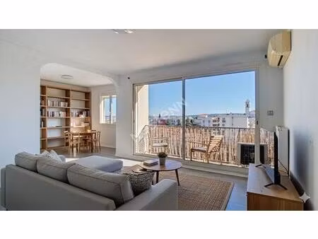 appartement t4 avec terrasse et vue dégagée