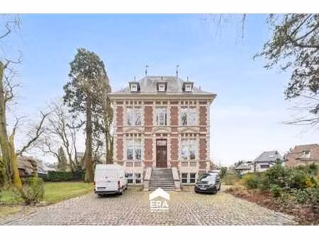 surface commerciale avec terrasse à résidence 99