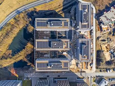 espace de bureau unique dans un emplacement de premier ch...