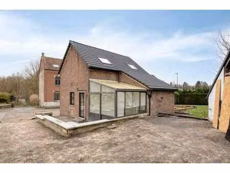 maison 2 chambres rénovée située à terlanen
