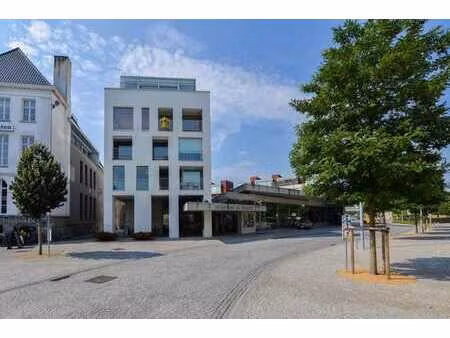 à louer  place de parking souterraine dans le centre d'ou...