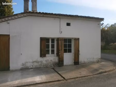 location maison de village