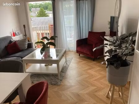 appartement avec balcon   place de parking et place de grenier