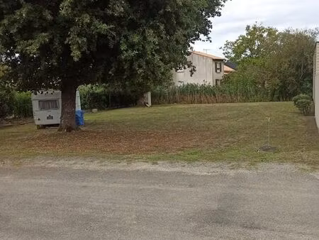 terrain à bâtir aux mathes