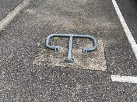 place de parking à louer - le pont de claix