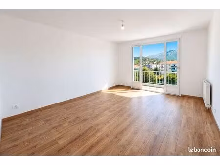 t3 avec terrasses et parking à corte