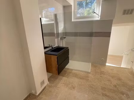 t2 meublé  la destrousse