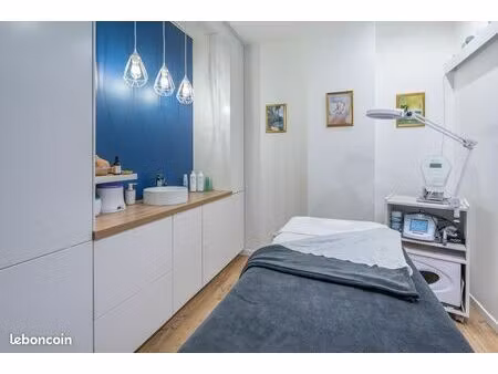 cabine esthétique en location