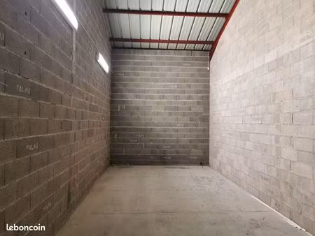 grand box / local de stockage 40m² (h: 5m) – sécurisé
