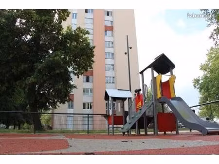 f3 spacieux et lumineux