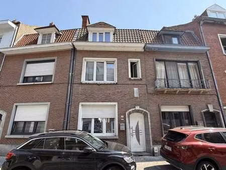 goed gelegen ruime rijwoning met living  keuken  3 slpkrs...