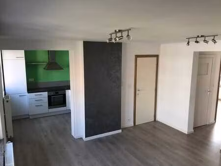 appartement 1 chambre + bureau -- centre de jambes