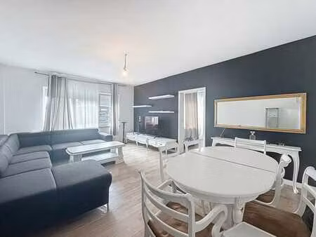charmant duplex à vendre avec terrasse et emplacement de par