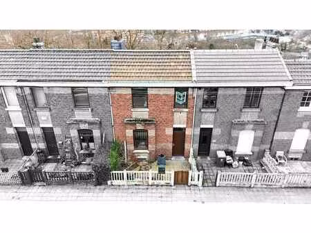 maison 2ch avec terrasse et jardin