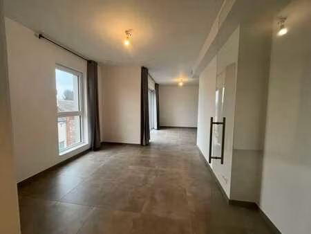 superbe appartement 1 chambre avec balcon.