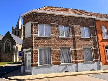 ruime hoekwoning met veel potentieel – ideaal voor wie wo...