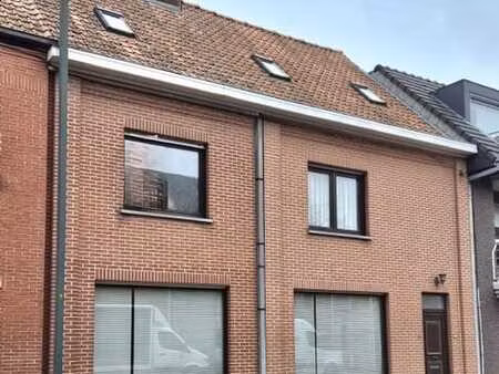 energiezuinige gezinswoning met grote garage/werkplaats o...