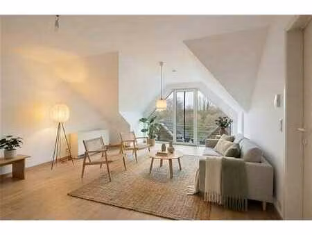 penthouse lumineux avec terrasse et garagebox