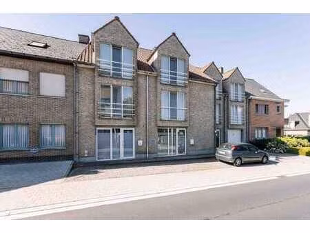 instapklaar en ruim appartement met 1 slaapkamer en priva...