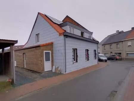 goed gelegen hob met 4 slpks  tuin en 2 parkeerplaatsen. ...