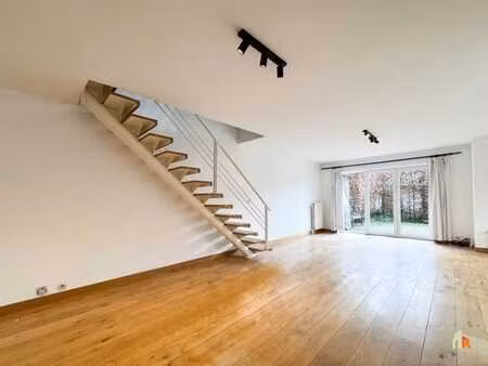 magnifique duplex 2 chambres avec jardin