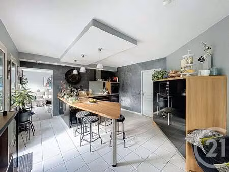 vente maison à martigné-sur-mayenne (53470) : à vendre / 247m² martigné-sur-mayenne