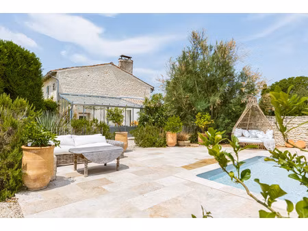 propriété à la rénovation exceptionnelle mêlant charme et confort