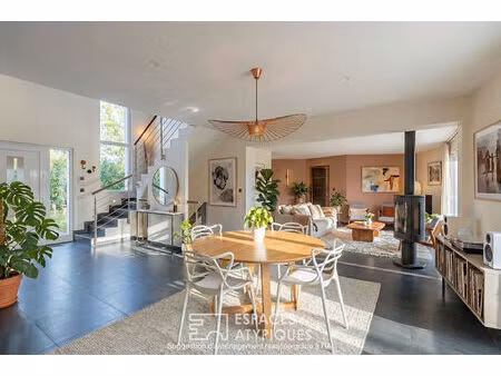 maison contemporaine avec piscine et jardin